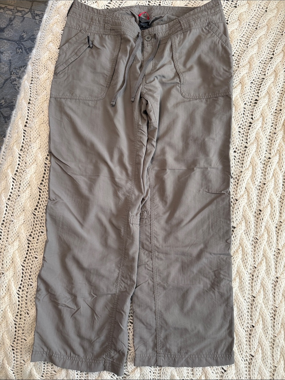 The North Face Women’s Gray Cargo Style Hiking Pants